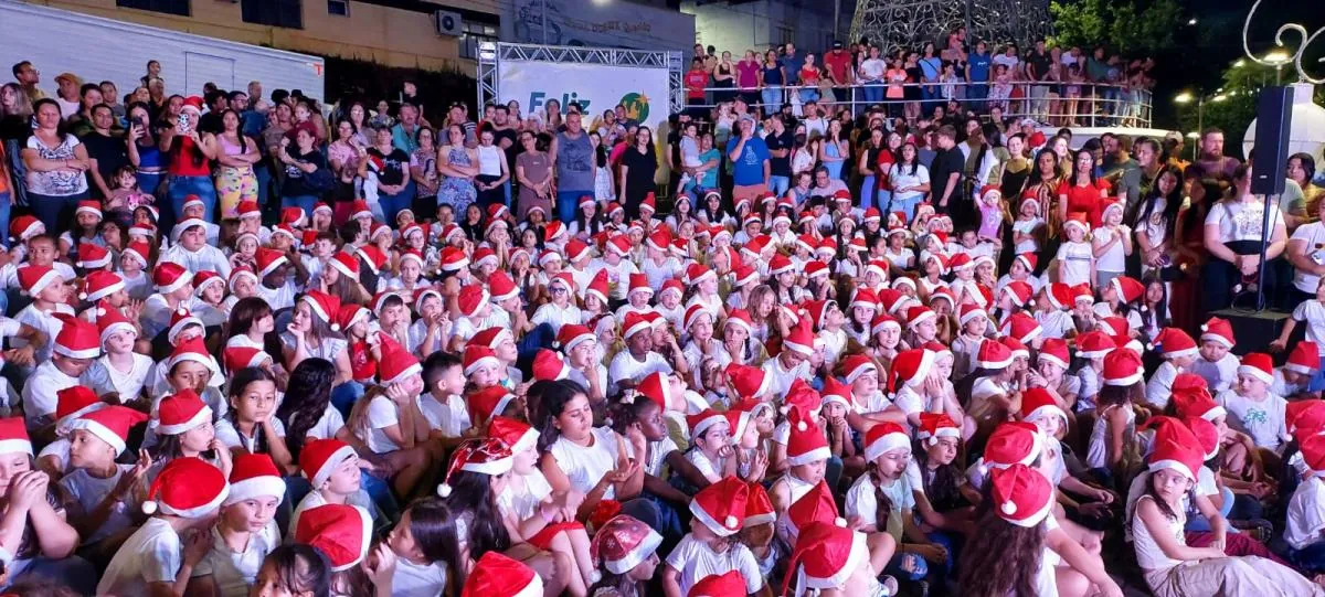 Programação natalina é aberta com grande público em Herval d’Oeste