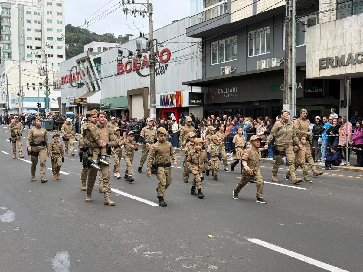 Com mais de 50 instituições participantes, desfile de 07 de setembro de Joaçaba está entre os maiores de Santa Catarina