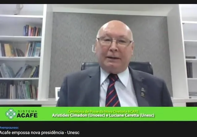 Professor Cimadon toma posse como presidente da ACAFE