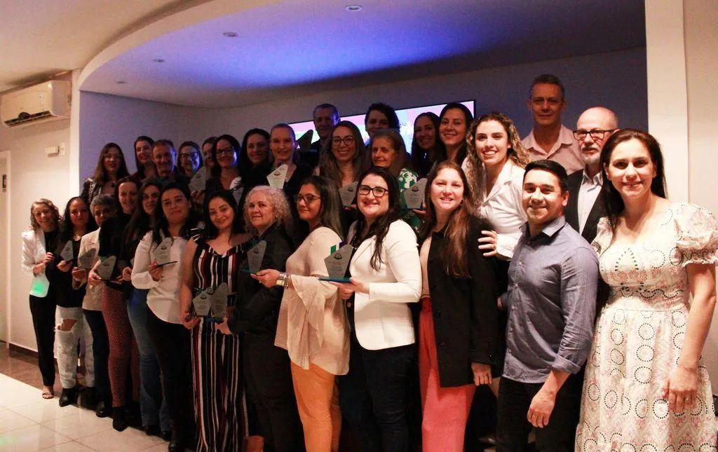 HUST homenageia colaboradores pelo tempo de serviço prestado