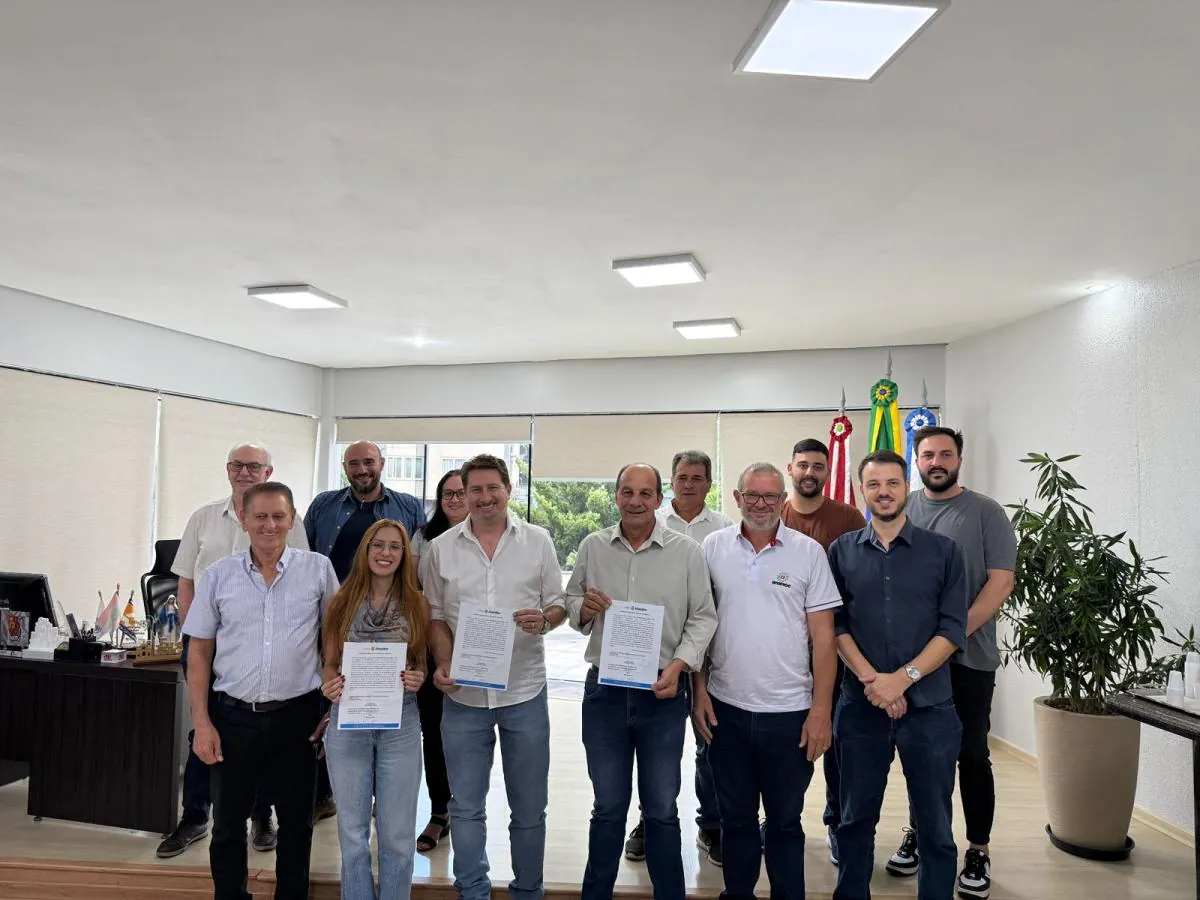 Prefeitura de Joaçaba assina ordem de serviço para pavimentação de rua com investimento de R$ 5,3 milhões