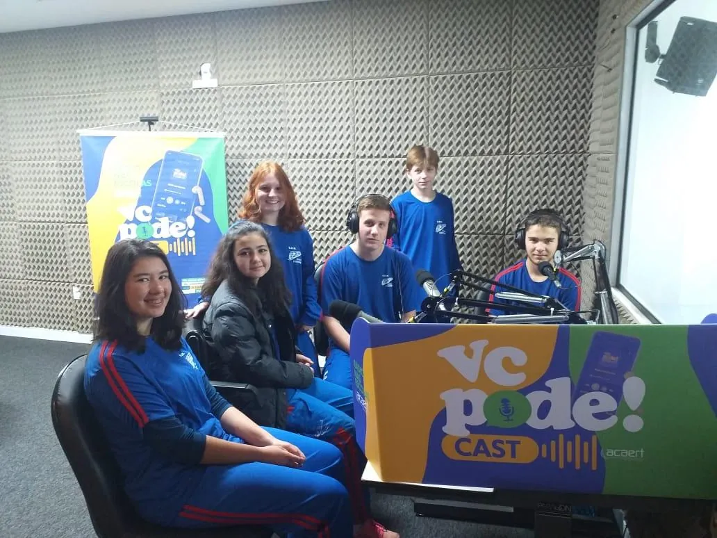 Alunos da E.B.M. Estação Luzerna gravam Podcast na Rádio Líder
