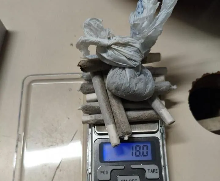 PM flagra comercialização de drogas no centro de Herval d’Oeste