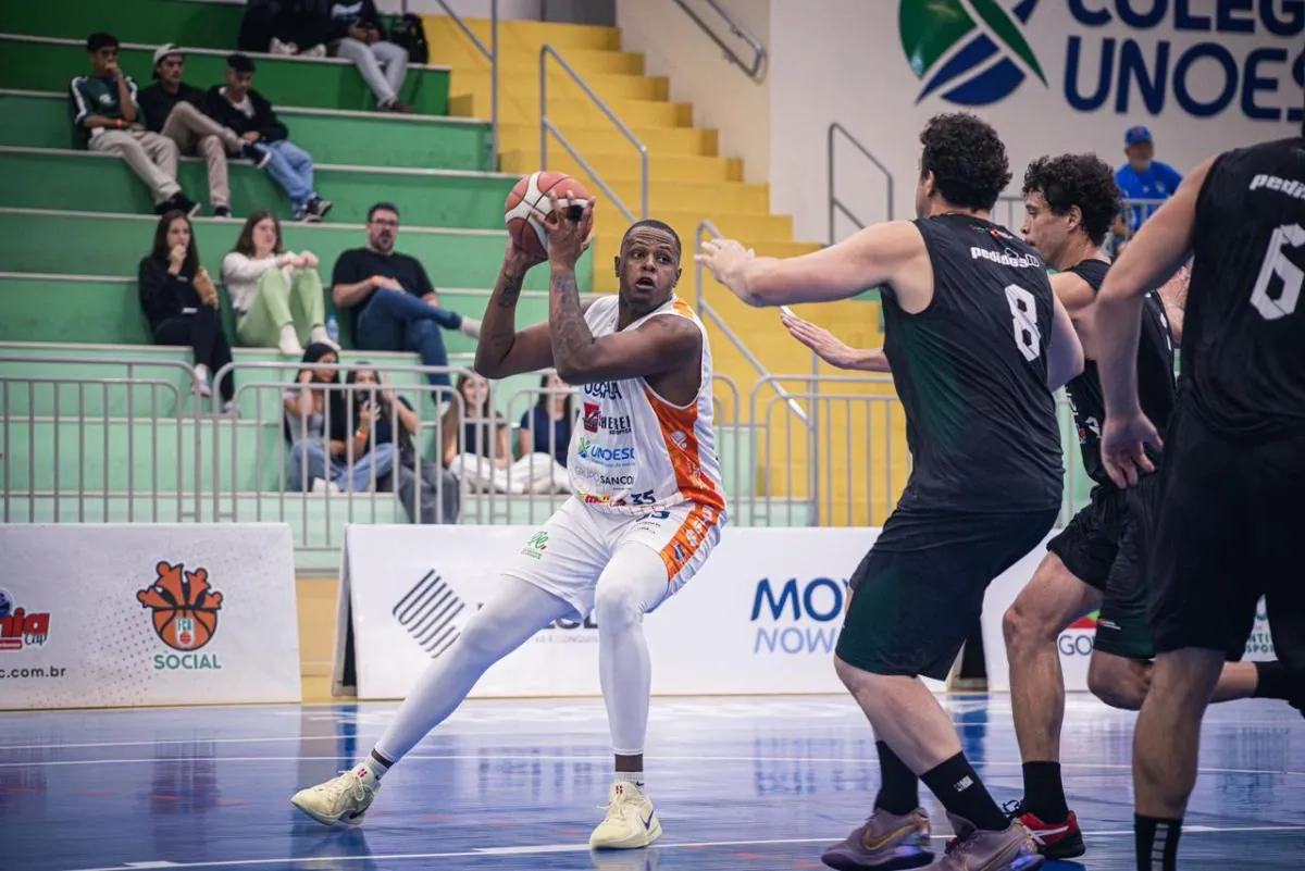 Unoesc Basket Joaçaba enfrenta o Brusque Basquete na noite desta segunda (30)