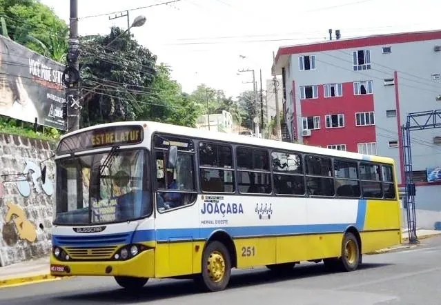 Transporte público coletivo está suspenso a partir das 14 horas desta quarta