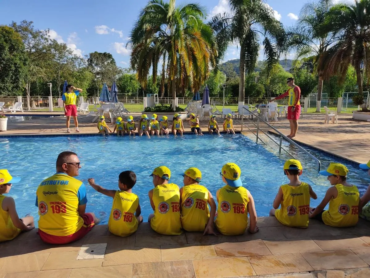 Crianças de Luzerna participam do projeto Golfinho