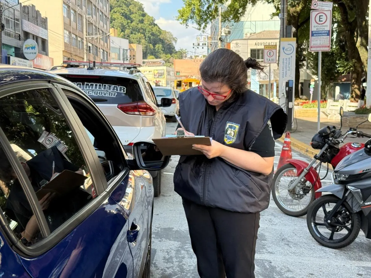 Blitz: Prefeitura intensifica fiscalização e orienta motoristas de aplicativo sobre regularização em Joaçaba