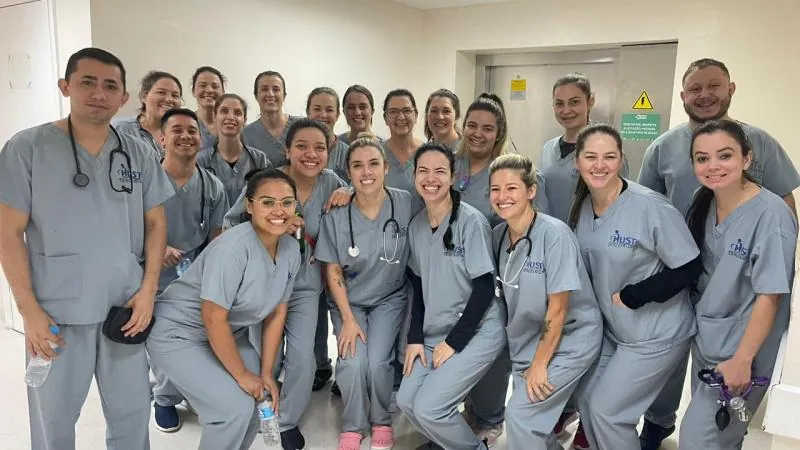 Profissionais de saúde do HUST realizam plantão voluntário em hospital no Rio Grande do Sul