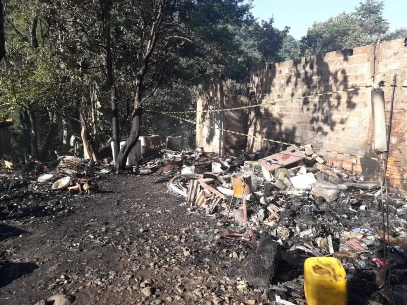 Família de Luzerna perde tudo em incêndio e precisa de ajuda