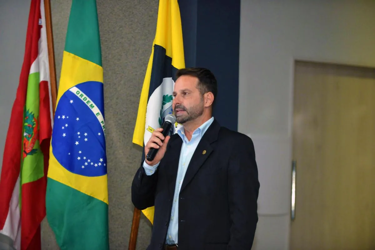 Vereador Patrick Giusti emite nota sobre sua participação no Programa Universidade Gratuita