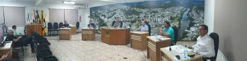Acompanhe em áudio o último debate entre os candidatos a prefeito de Herval d’ Oeste