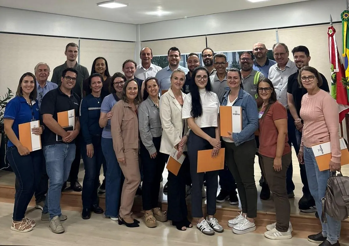 Novos conselheiros do IMPRES tomam posse para a gestão 2026-2030 em Joaçaba
