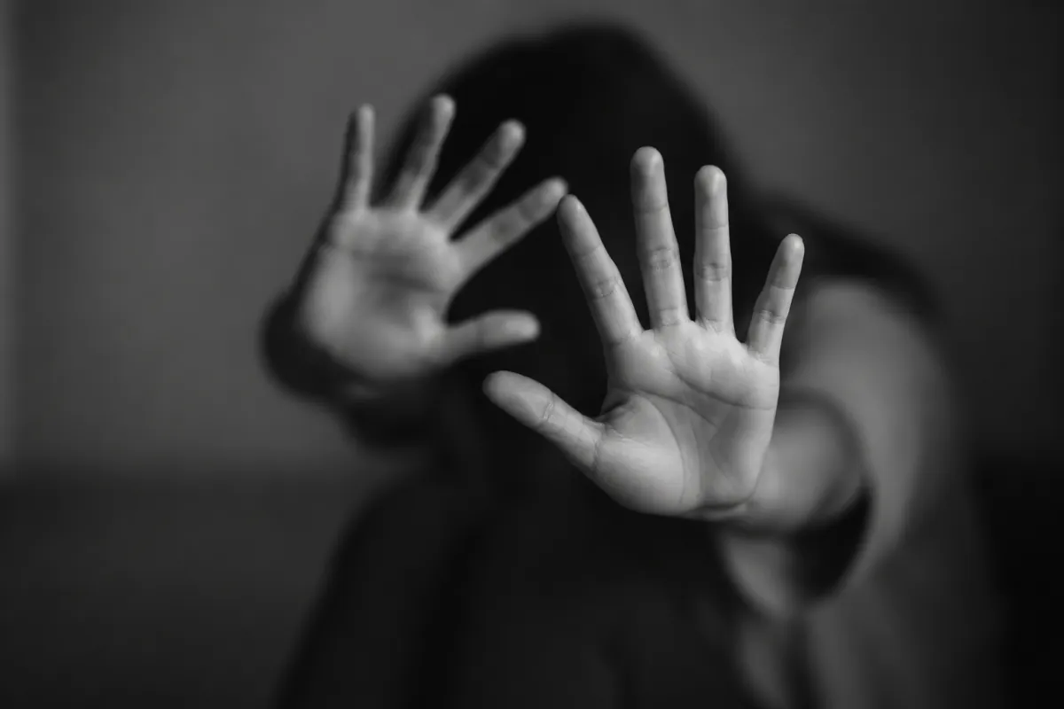 Mulher é agredida com socos, chutes e arrastada pelos cabelos pelo marido em Água Doce