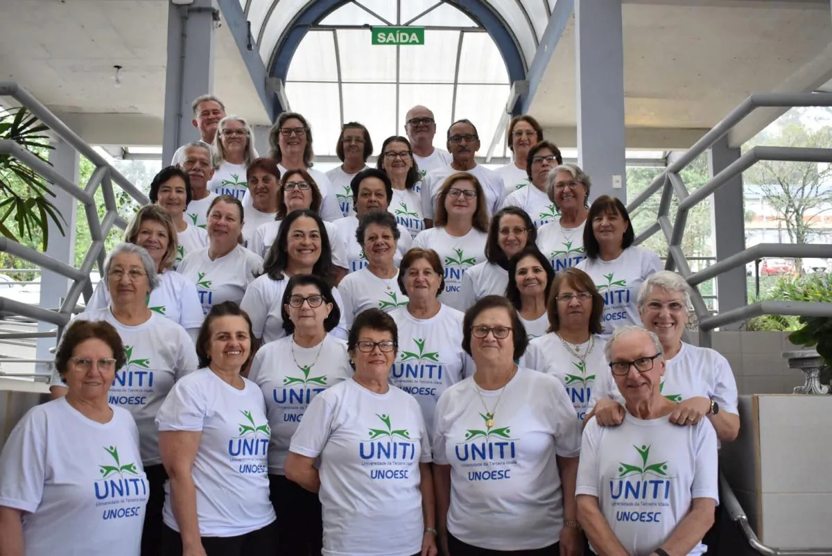 Alunos da Uniti Joaçaba celebram a conclusão do curso