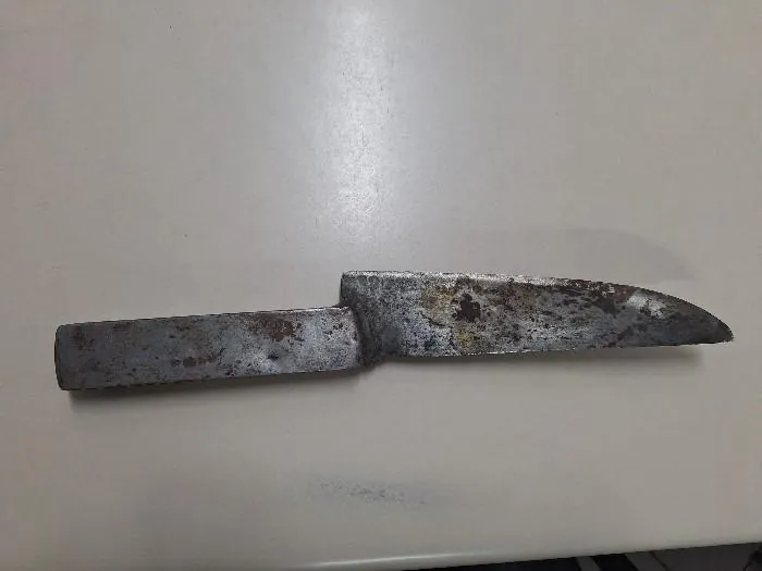 Homem é preso após ameaçar esposa e filha com uma faca em Joaçaba