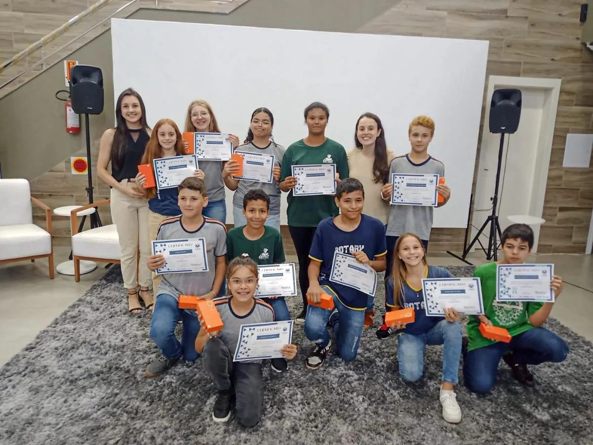 Mais uma turma de alunos da Rede Municipal de Ensino conclui o projeto Cyber Maker