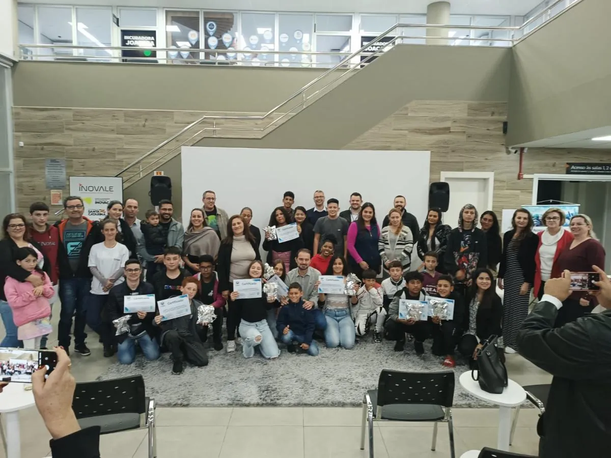 Concluída a primeira turma do Projeto Cyber Maker