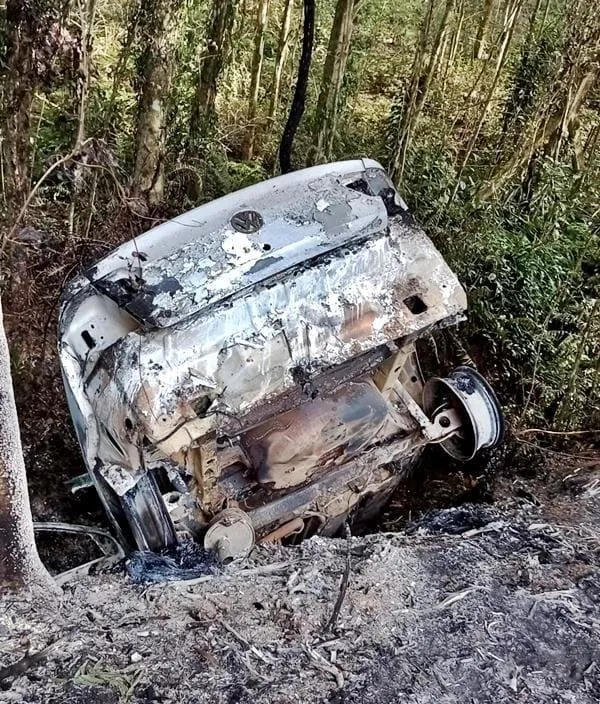 Jornalista é encontrado morto ao lado de automóvel incendiado