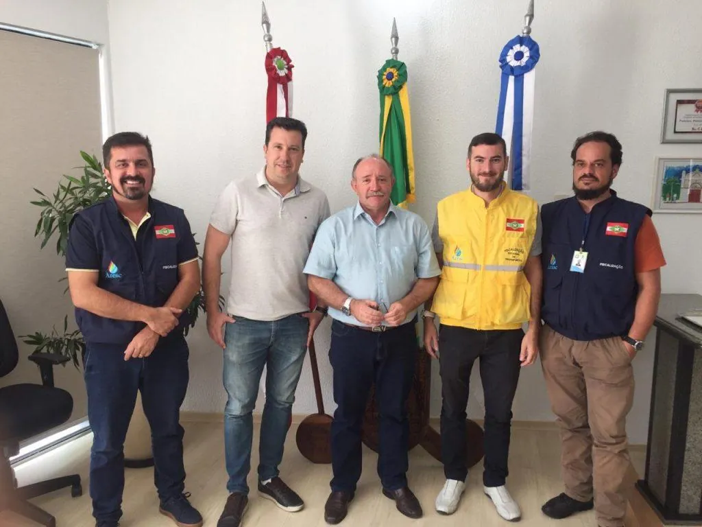 Prefeito de Joaçaba recebe visita da Agência Estadual que fiscaliza Transporte Coletivo nos Municípios