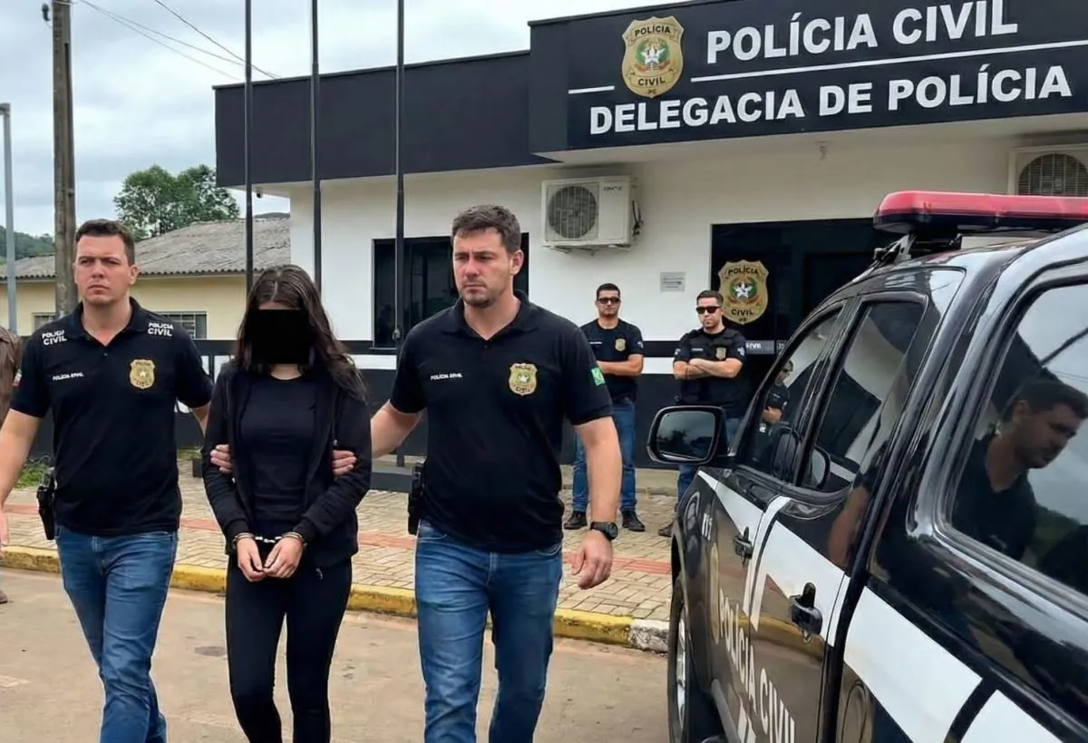 Mulher é presa por envolvimento com tráfico de drogas em Vargem Bonita
