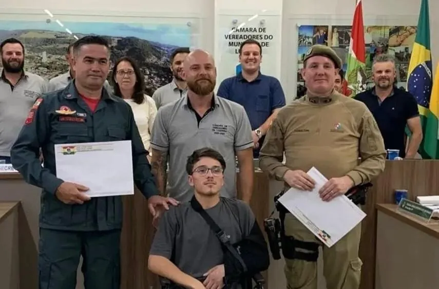 Policial Militar e Bombeiro recebem Moção de Aplauso, em Luzerna, por atendimento que salvou a vida de jovem