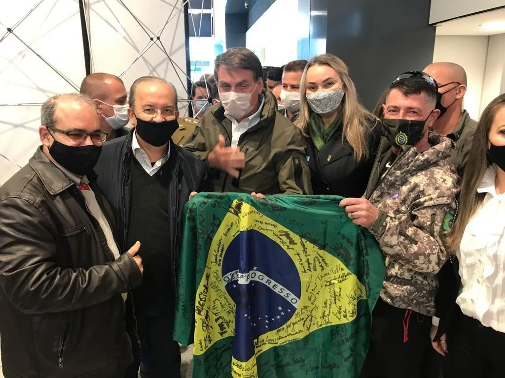 Comitiva Hervalense encontra-se com Jair Bolsonaro em Florianópolis