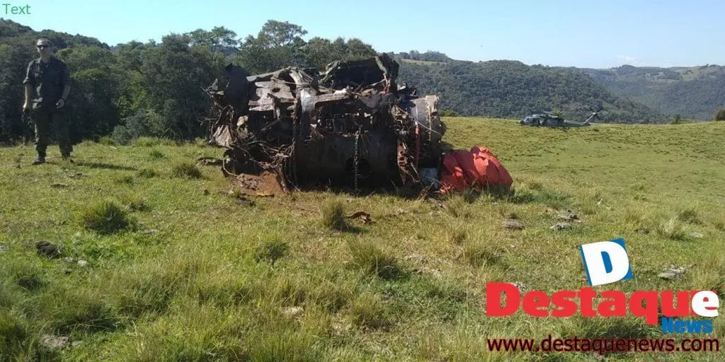 Depois de 8 anos, Aeronáutica recolhe destroços de Avião da FAB que caiu no lago da Usina de Machadinho