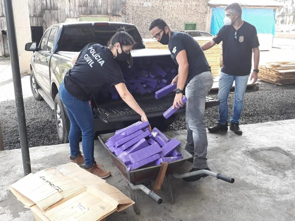 Mais de uma tonelada de drogas é incinerada pela Polícia Civil em Catanduvas