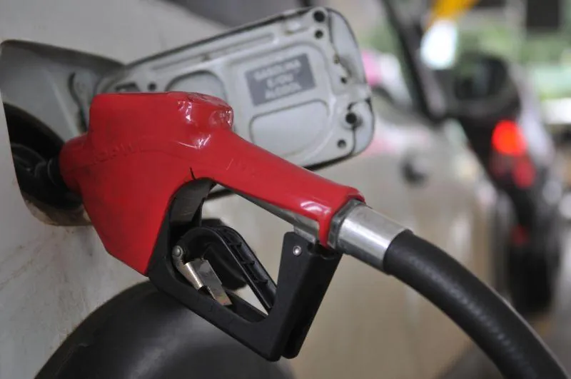12/12/2018 Crédito: Minervino Junior/CB/D.A Press. Cidades. Gasolina vendida a R$ 3,95  em posto de combustível na 303 Norte.