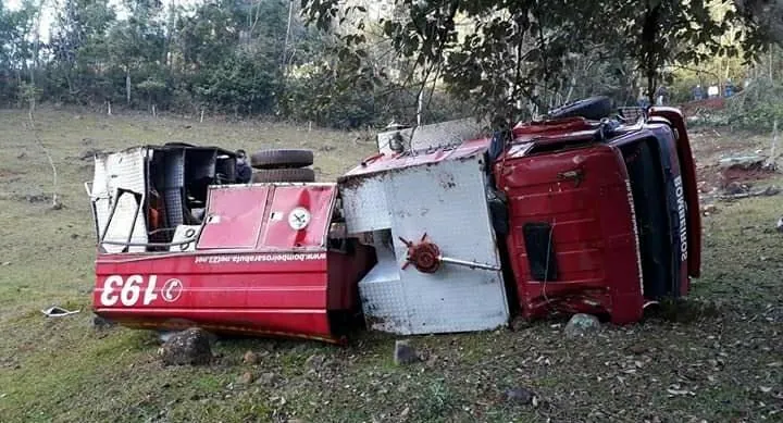 Caminhão teve muitas avarias