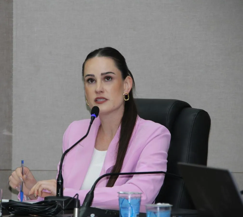 Vereadora Jaque De Marco solicita esclarecimentos sobre possíveis moradias populares desocupadas em Joaçaba