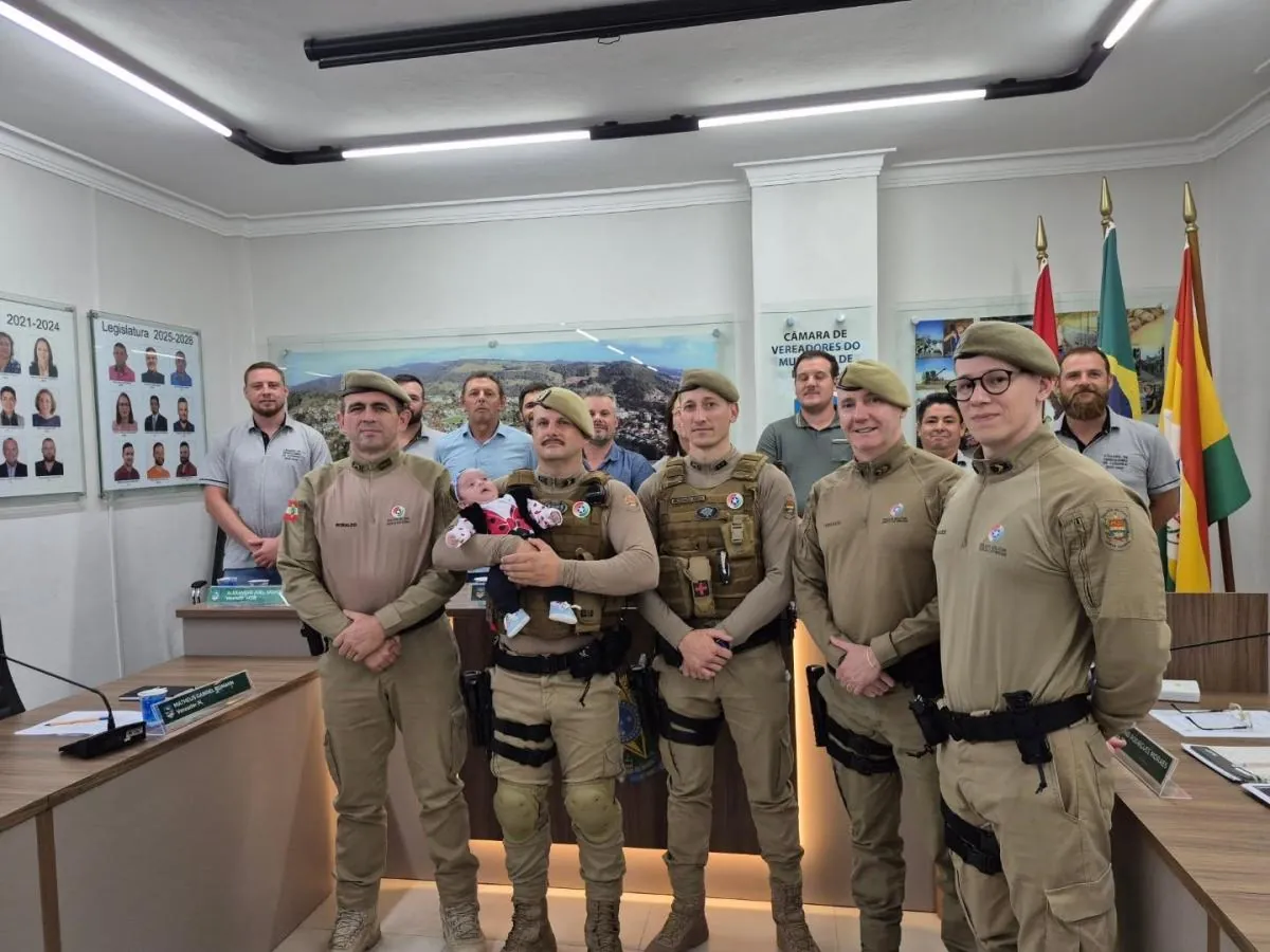 Policial Militar que salvou bebê em Luzerna recebe homenagem da Câmara de Vereadores