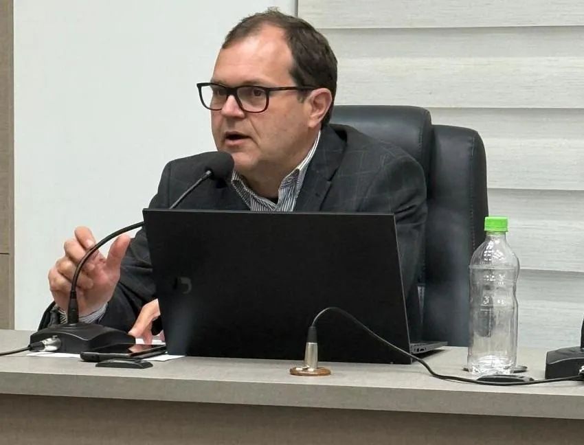 Ricardo Menezes solicita afastamento temporário do Legislativo