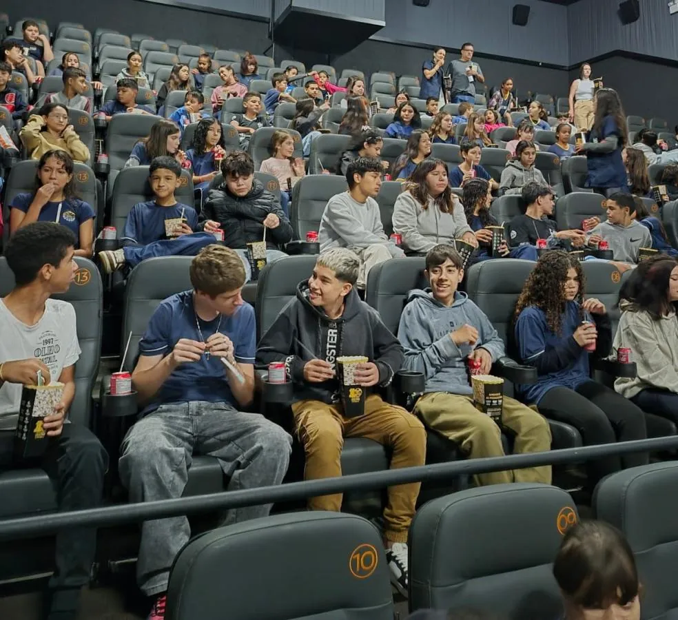 Projeto do Rotary leva alunos da Escola Rotary Fritz Lucht ao cinema em Joaçaba