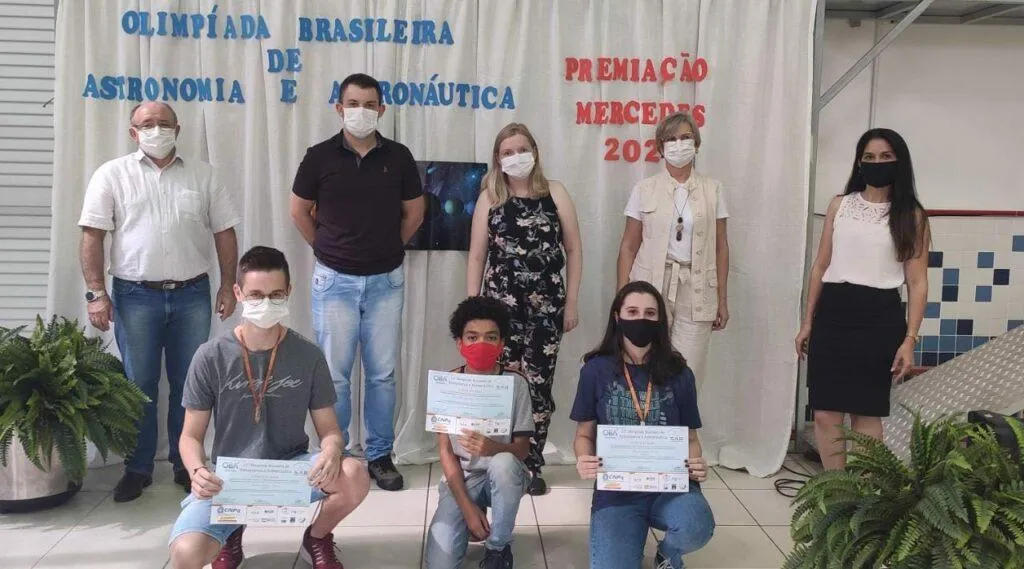 Alunos e Professores de Escola Pública de Joaçaba recebem premiação da Olimpíada Brasileira de Astronomia e Astronáutica