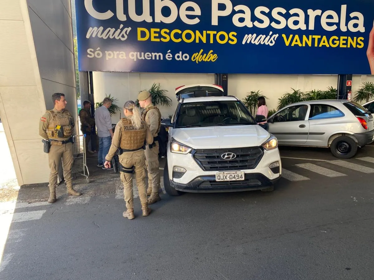 Prefeitura de Herval apreende materiais de vendedores ambulantes no município
