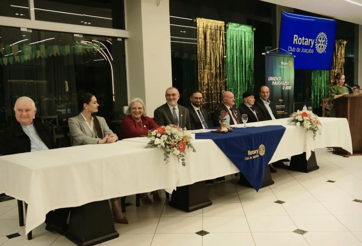 Diretoria do Rotary Club de Joaçaba toma posse para a gestão 2026-2027