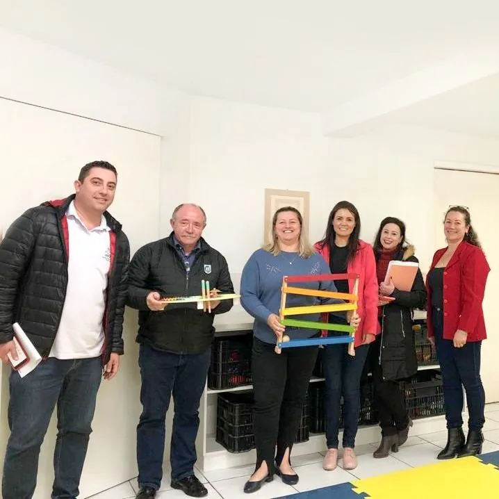 Administração Municipal e Secretaria de Educação realizam visitas e reuniões itinerantes com gestores nas escolas