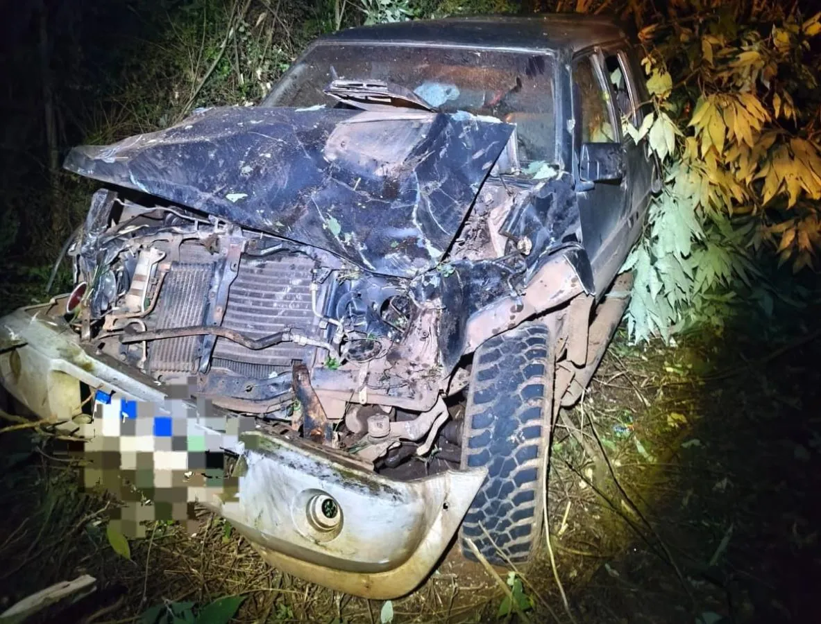 Homem fica ferido após perder o controle do veículo e sair de pista em Luzerna