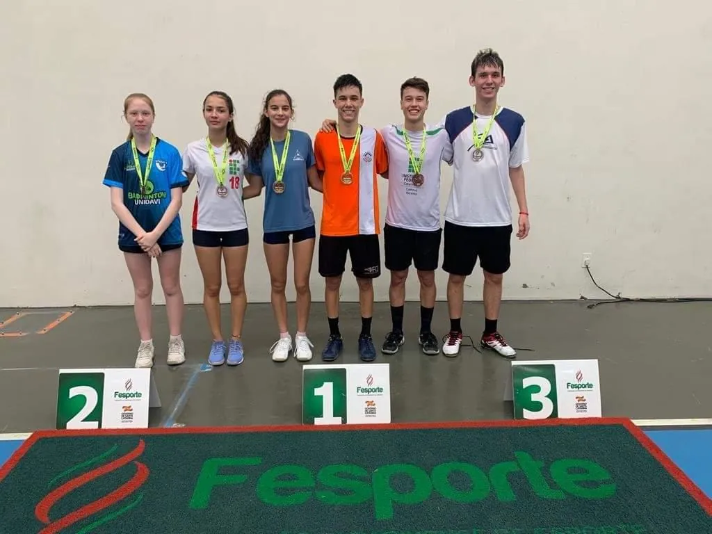 Badminton estudantil de Santa Catarina é dominado por Joaçaba