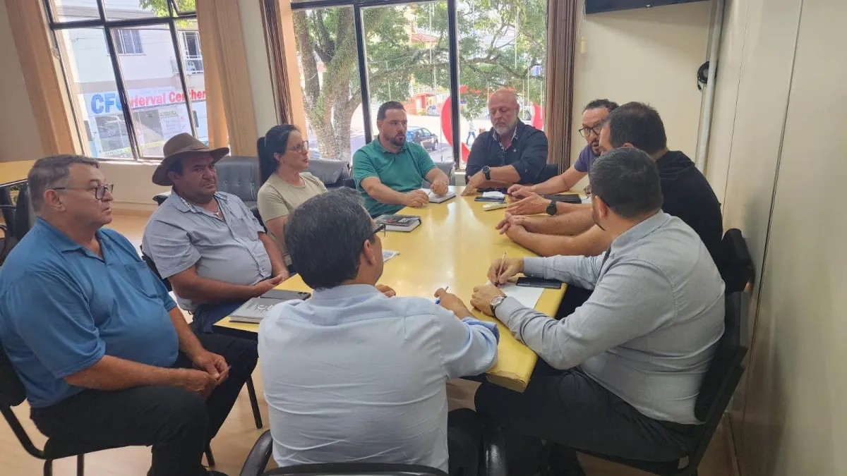Prefeito Ronaldo da Rosa realizou reunião com novos secretários avaliando primeiros dias de trabalho