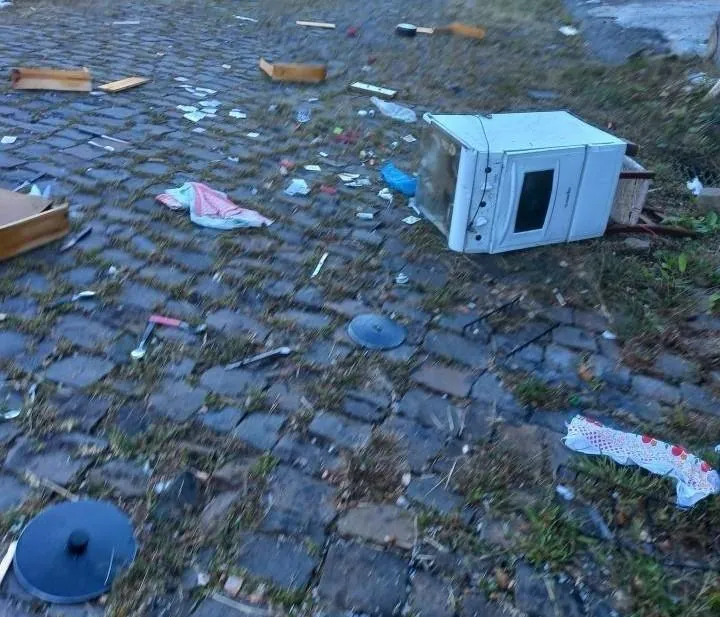 Homem é preso após chegar em casa embriagado, ameaçar companheira e danificar móveis