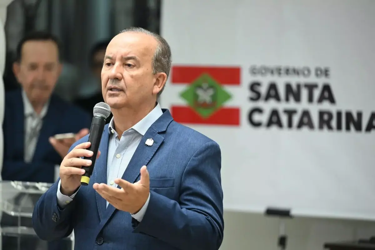 Servidor público de SC é afastado por integrar grupo que ameaçou Jorginho Mello de morte