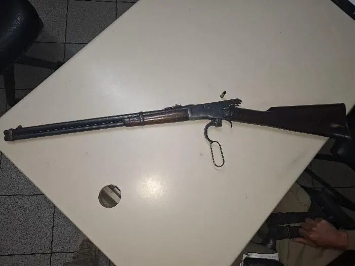Adolescente atira no irmão para defender mãe de agressão em Água Doce
