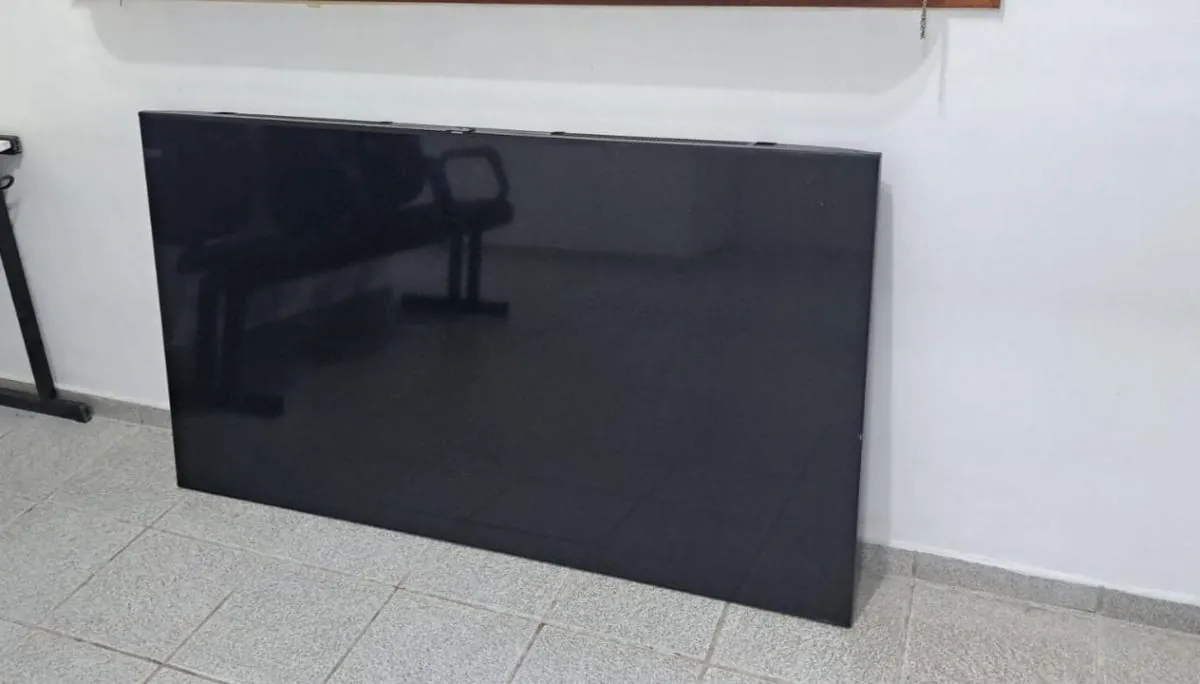 TV é encontrada em beco atrás do cemitério de Herval d’Oeste