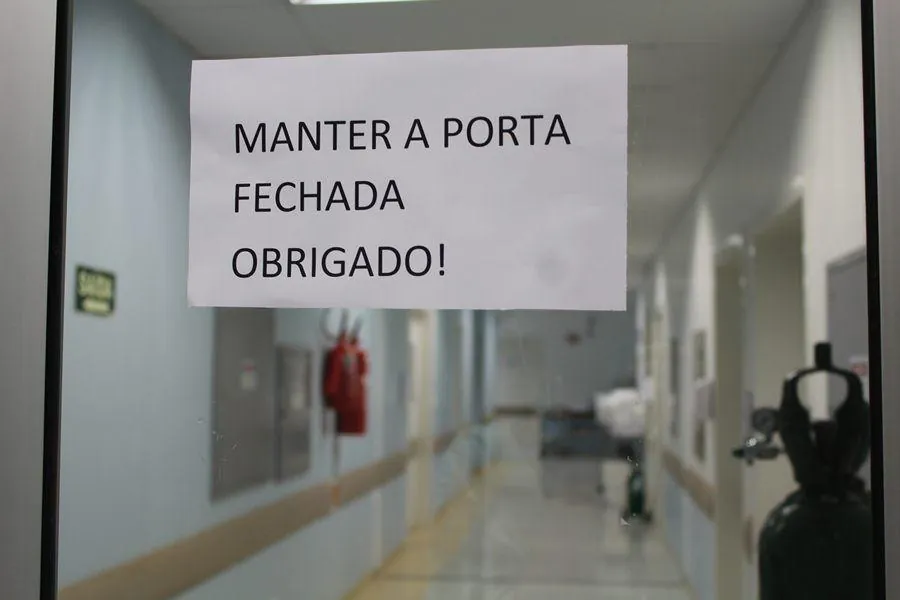Leitos de UTI entram em funcionamento neste sábado (24)