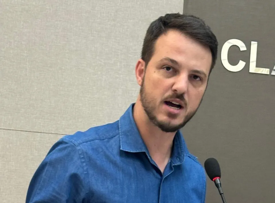 Vereador Leandro Sarto questiona eficiência da coleta de lixo em Joaçaba e apresenta indicação