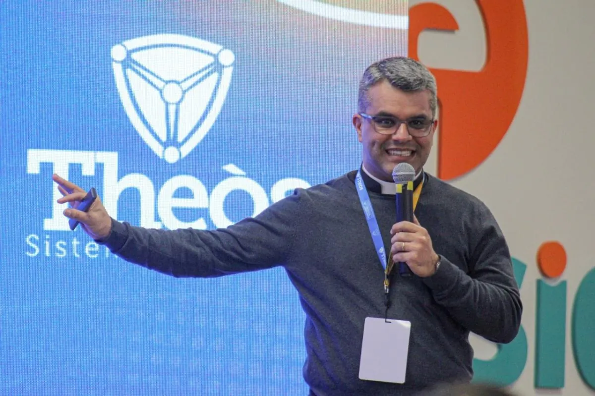 Diocese de Joaçaba recebe Prêmio Cliente Inovador da Theòs Sistemas Eclesiais