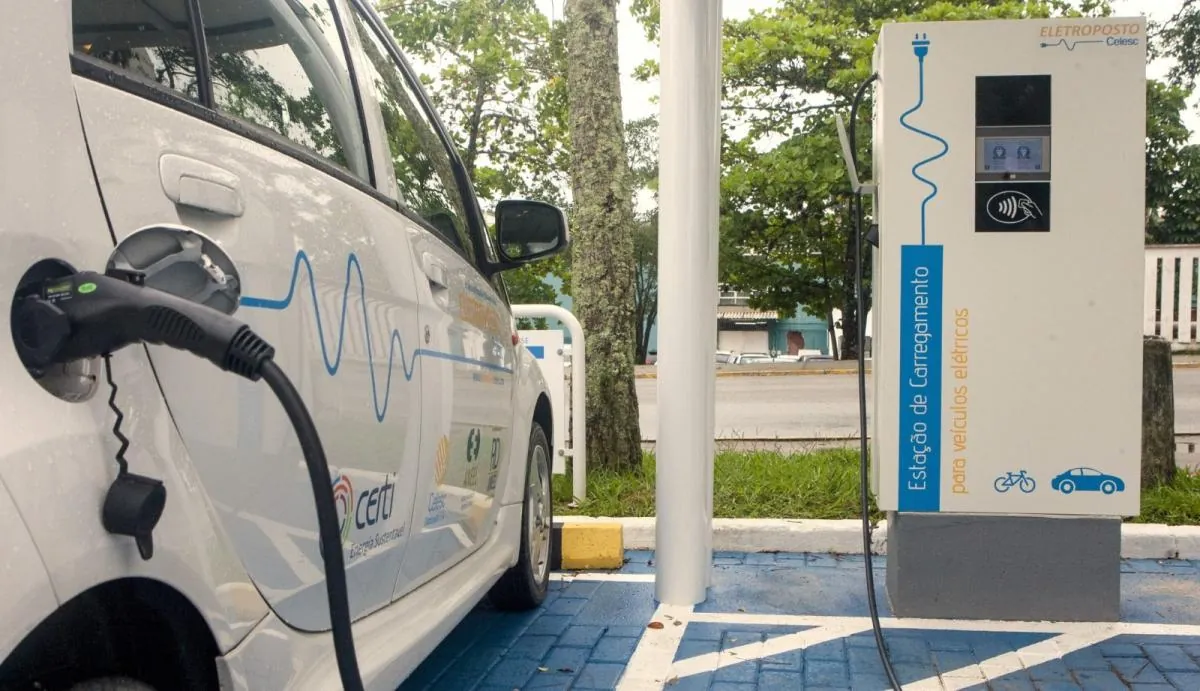 Celesc prorroga até o dia 28/03 a Chamada Pública para instalação de postos de recarga de veículos elétricos e híbridos