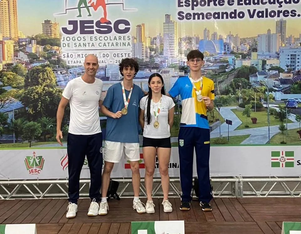 3 atletas de Joaçaba se classificam para o Nacional Escolar de Badminton